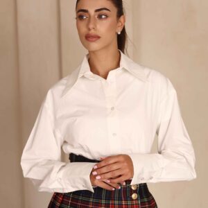 חולצה מכופתרת לבנה